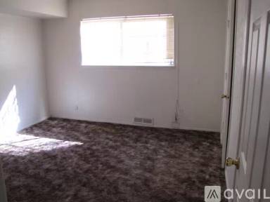 Main picture of 501 Columbia Dr SE