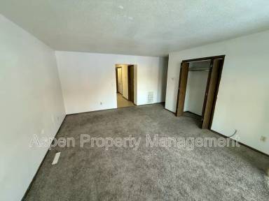 Main picture of 2101 Division St