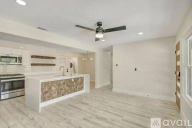 Main picture of 407 Irvington Dr