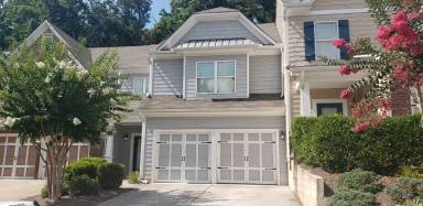 Main picture of 208 Parc View Ln