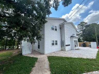 Main picture of 308 W Kivett St