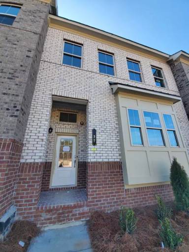 Main picture of 327 Commons Ave