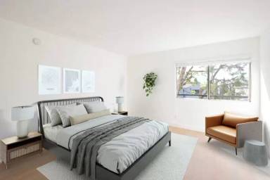 Main picture of 10020 Zelzah Ave