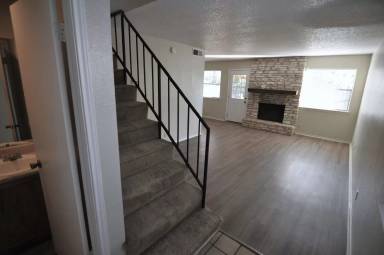 Main picture of 923 Chisholm Cv