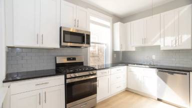 Main picture of 5329 N Glenwood Ave