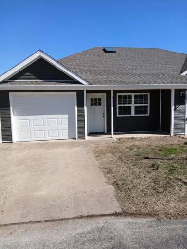 Main picture of 817 S Greenwood Dr