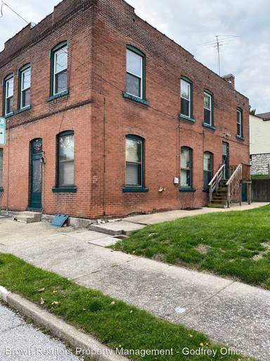 Main picture of 123 E 6th St
