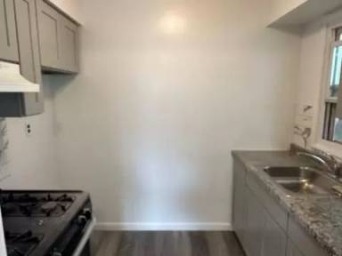 Main picture of 52 Laurel St