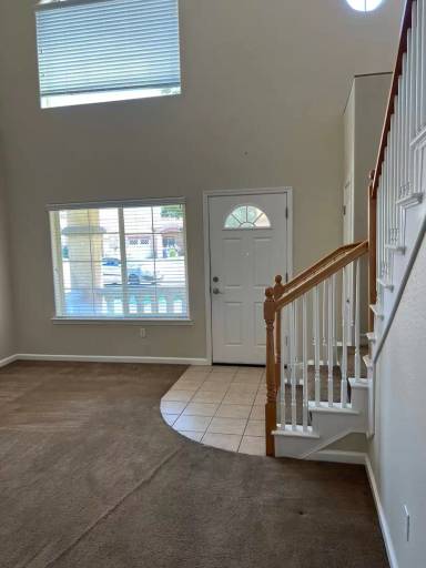 Main picture of 952 Cherry Ln