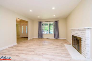 Main picture of 2566 Fairglen Dr