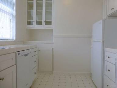 Main picture of 1496 Larkin St