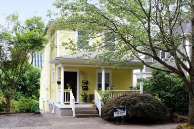 Main picture of 3414 S Kelly Ave