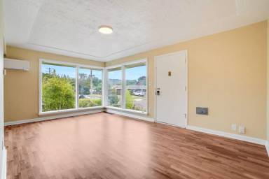 Main picture of 6806 N Monteith Ave