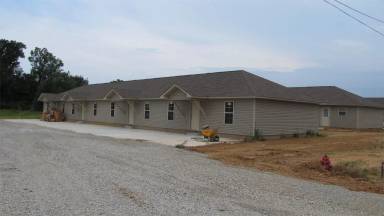 Main picture of 400 Cardinal St
