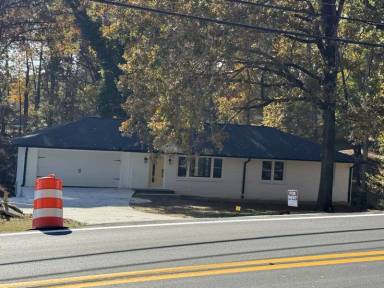 Main picture of 3974 Hamilton Mill Rd