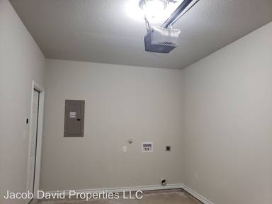 Main picture of 16909 Showdown Path