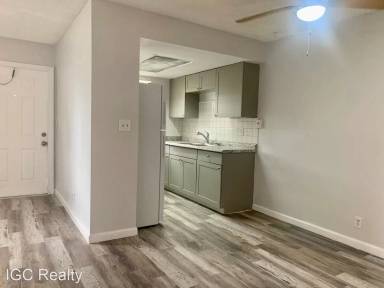 Main picture of 1875 40th Ave