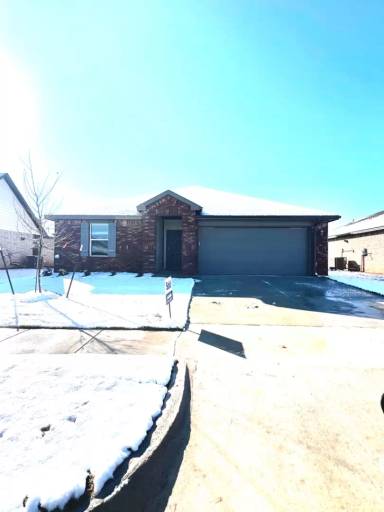 Main picture of 7520 NW 143rd St