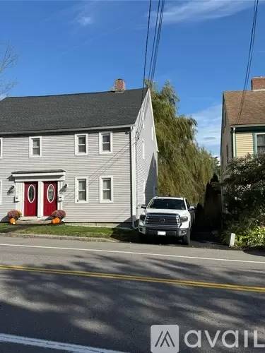 Main picture of 72 Main St
