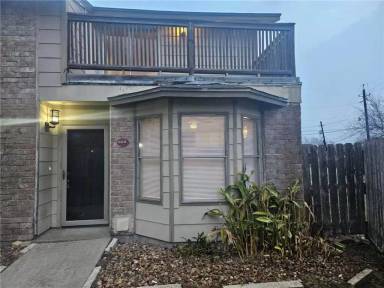 Main picture of 4023 Oak Bay Dr