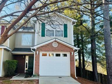 Main picture of 101 W Briar Dr