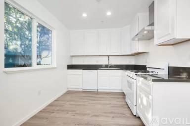 Main picture of 373 2nd Ave