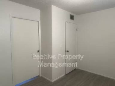 Main picture of 539 E 2nd Ave
