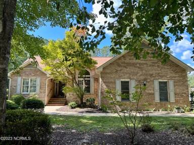 Main picture of 105 Southern Hills Dr