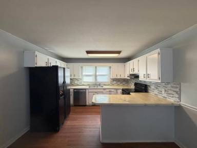 Main picture of 434 Crystal Dr