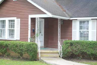 Main picture of 506 E College St