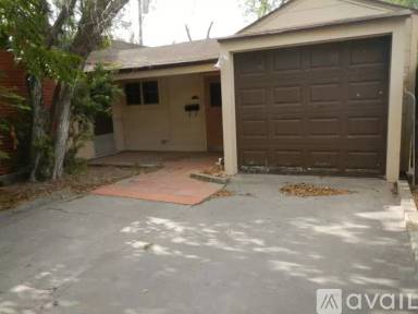 Main picture of 813 E Warren Ave