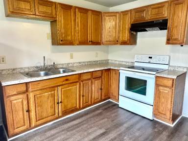 Main picture of 1958 Lakeview Rd