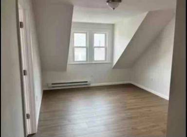 Main picture of 37 W Raymond St
