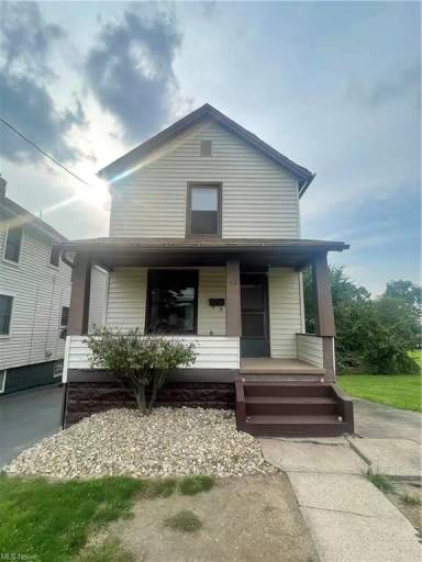 Main picture of 42 S Davis St