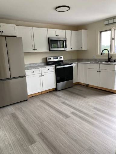 Main picture of 32 Main St