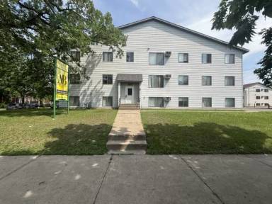 Main picture of 575 7th St S
