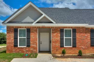 Main picture of 1442 Troupe St