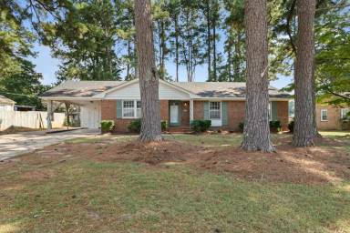 Main picture of 1821 Oakdale Dr W