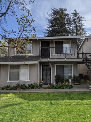 Main picture of 1690 Conestoga Dr