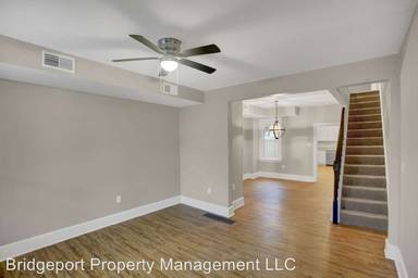 Main picture of 205 1/2 5th St