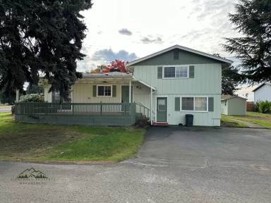 Main picture of 32513 Coburg Bottom Loop Rd