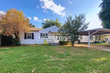Main picture of 4128 SE 26th St