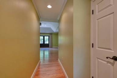 Main picture of 210 Rivermill Ct