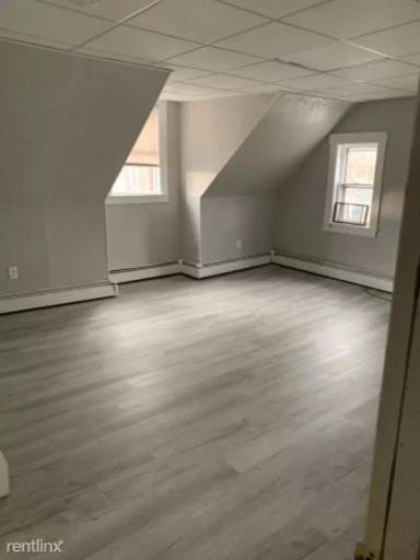 Main picture of 90 Farnham St