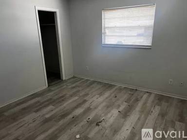 Main picture of 2002 49th Ave W