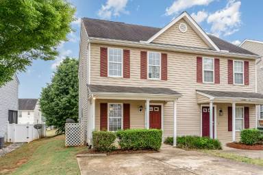 Main picture of 141 Buchanan Ln