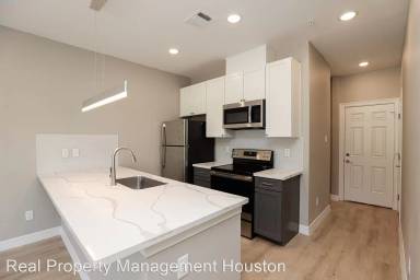 Main picture of Holiday Pines Townhomes
