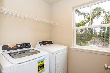 Main picture of 2368 NE Keats Dr