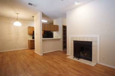 Main picture of 914 W 26th St
