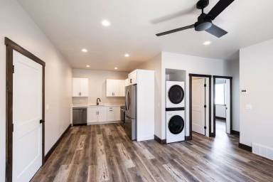 Main picture of 286 E 5th S